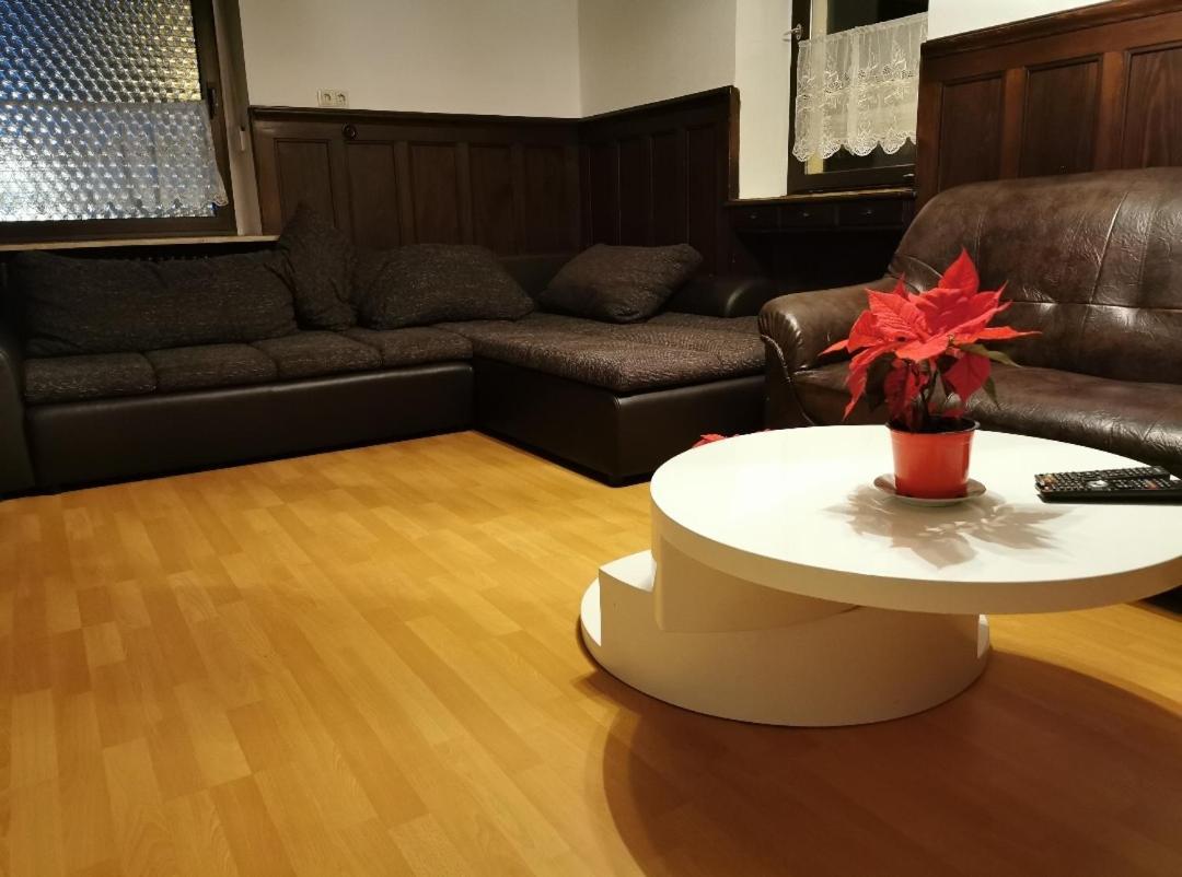 Grosse Wohnung Im Odenwald 1 Schonau  Exteriör bild
